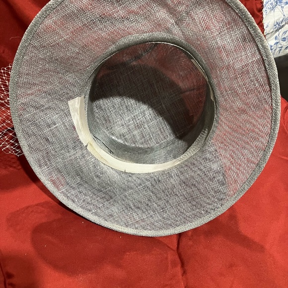 Gray Hat - Picture 3 of 3